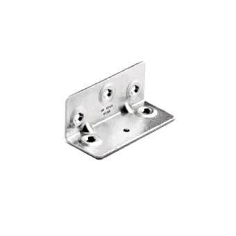 Jungtis kampinė metalinė 90x39x37mm,