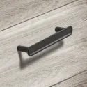 Rankenėlė H2320 CC96mm, L118mm, matinė juoda spalva