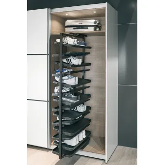 Pull out shoe rack, rotating 180°, for up to 50 pairs of shoes