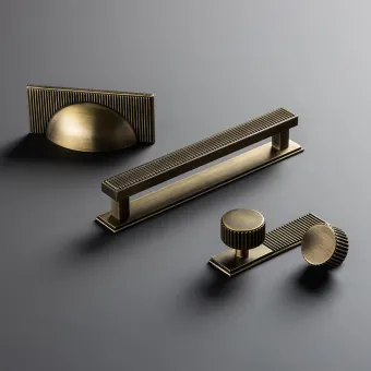 Handle Barrington Cup CC64mm L105mm brushed bronze 