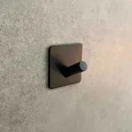 Pakabėlė 1 BASE klijuojama 45x45x30 mat.juoda
