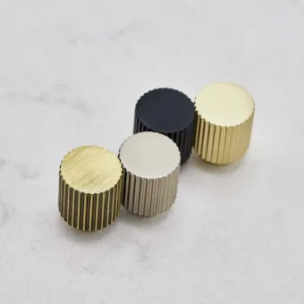 Rankenėlė Helix Stripe, vieno taško Ø33mm, šlifuotas žalvaris