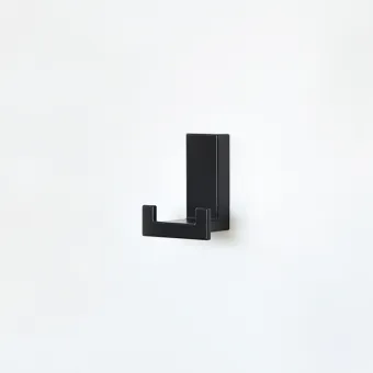 Pakabėlė dviguba 52x43x31mm, matinė juoda