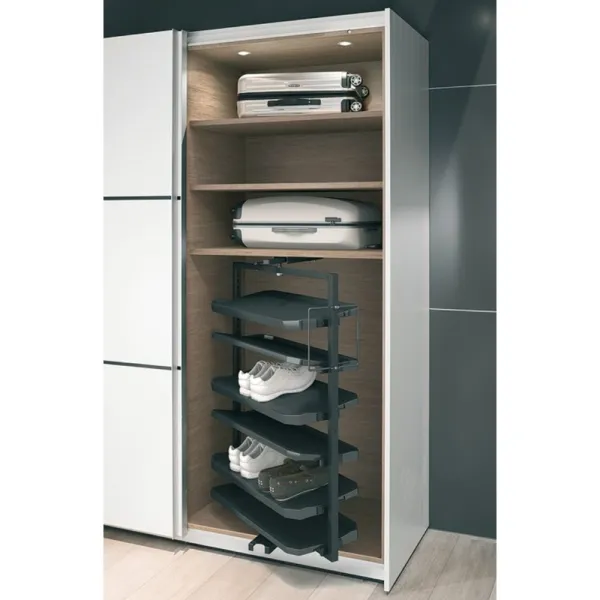 Pull out shoe rack, rotating 180°, for up to 20 pairs of shoes