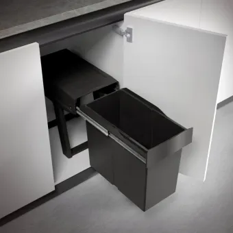 Ištraukiama šiukšliadėžė 424, 1x30L, juoda