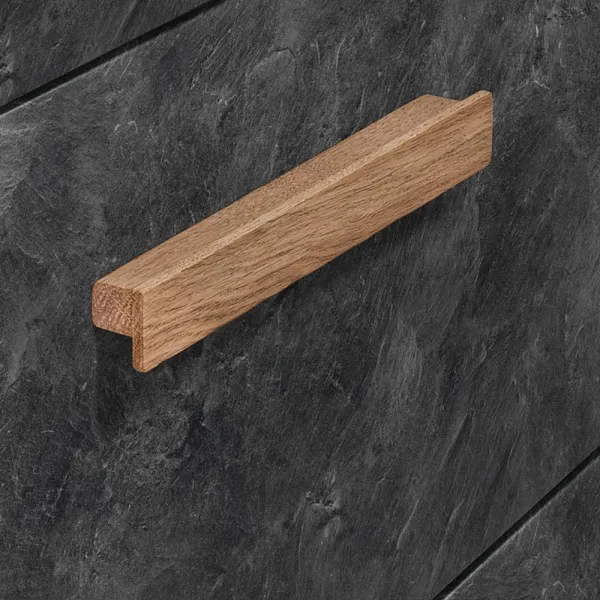Handle 00072, cc32mm, L60mm, H24mm, lacquered natural oak