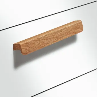 Rankenėlė FLAPP, cc160mm, L200mm, H24mm, lakuotas ąžuolas