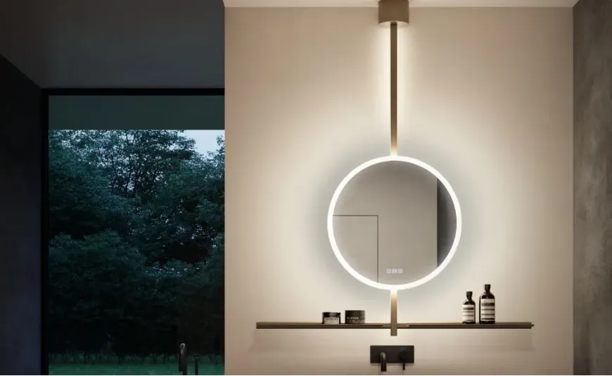 Mirror with LED lighting IO